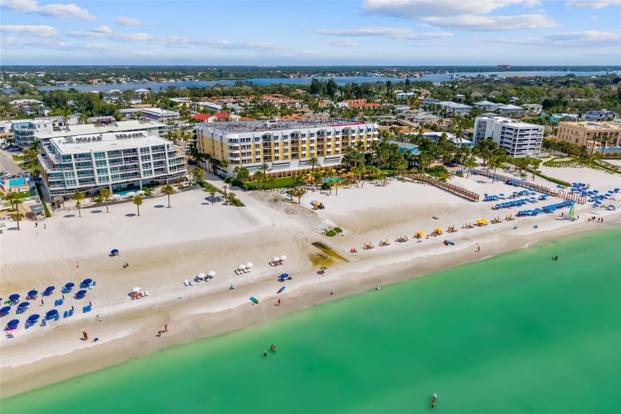 915 Seaside Drive, Unit 407, Sarasota, FL 34242 Photo