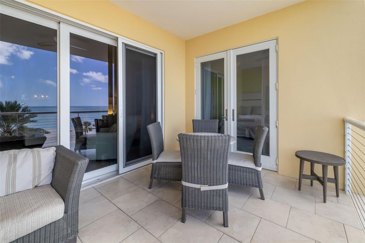 915 Seaside Drive, Unit 407, Sarasota, FL 34242 Photo