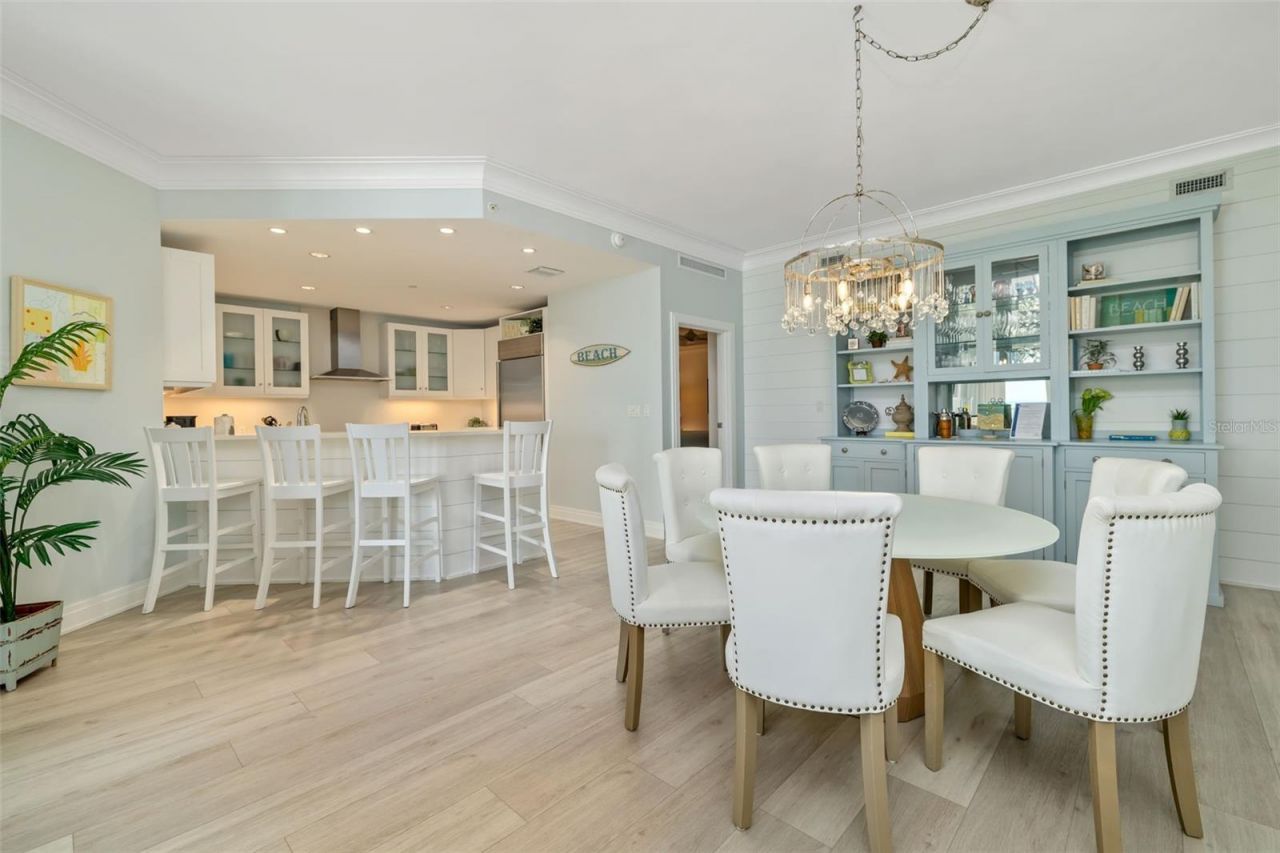 915 Seaside Drive, Unit 407, Sarasota, FL 34242 Photo