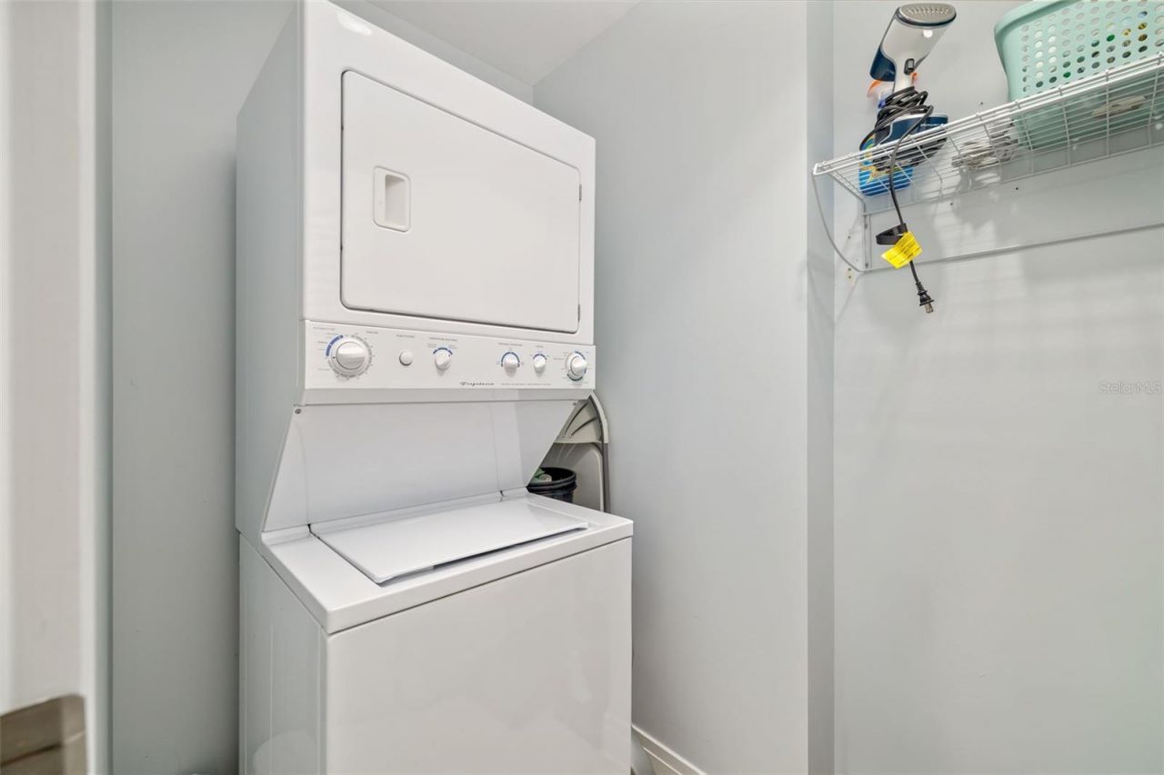 915 Seaside Drive, Unit 407, Sarasota, FL 34242 Photo