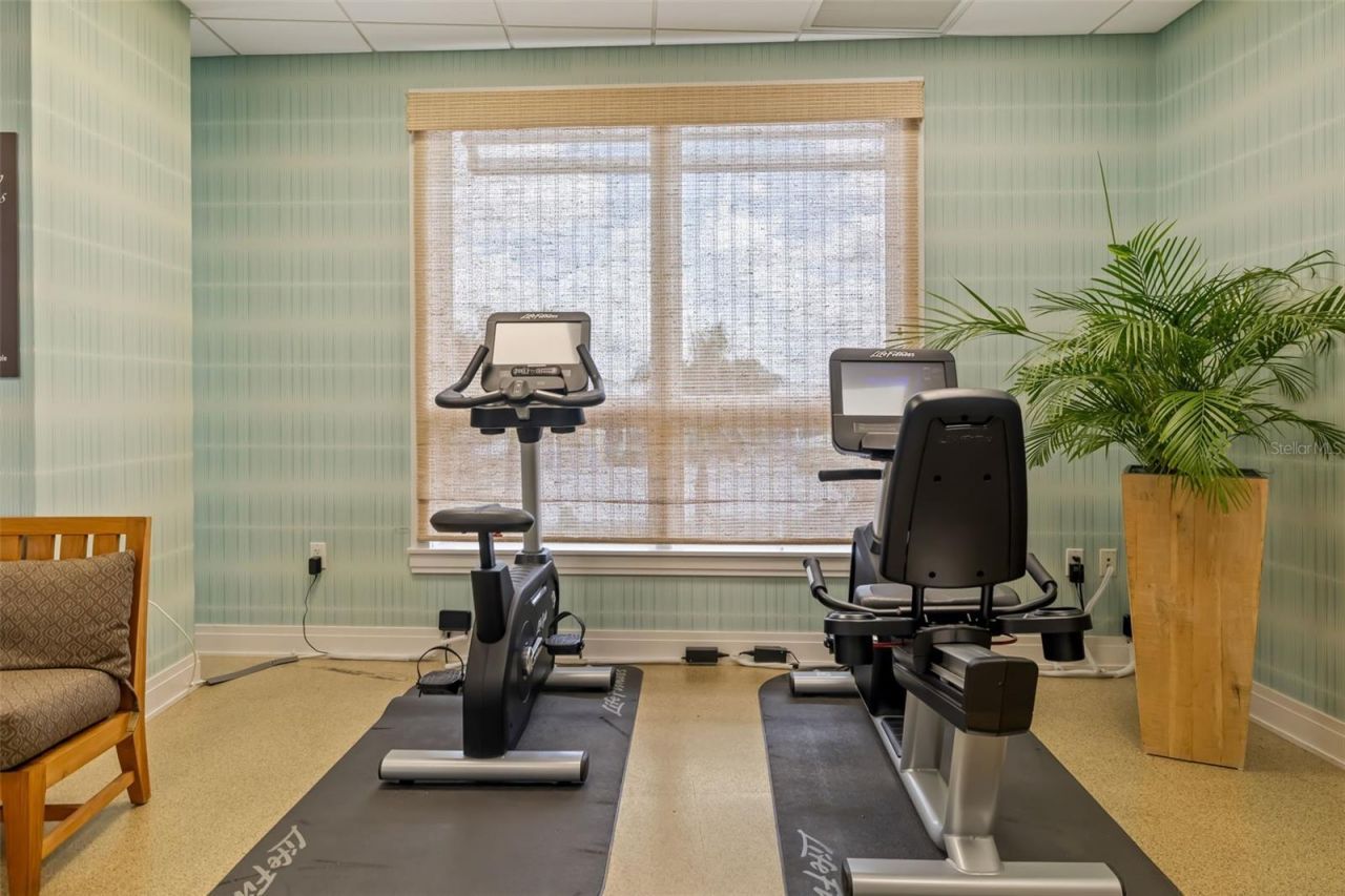 915 Seaside Drive, Unit 407, Sarasota, FL 34242 Photo