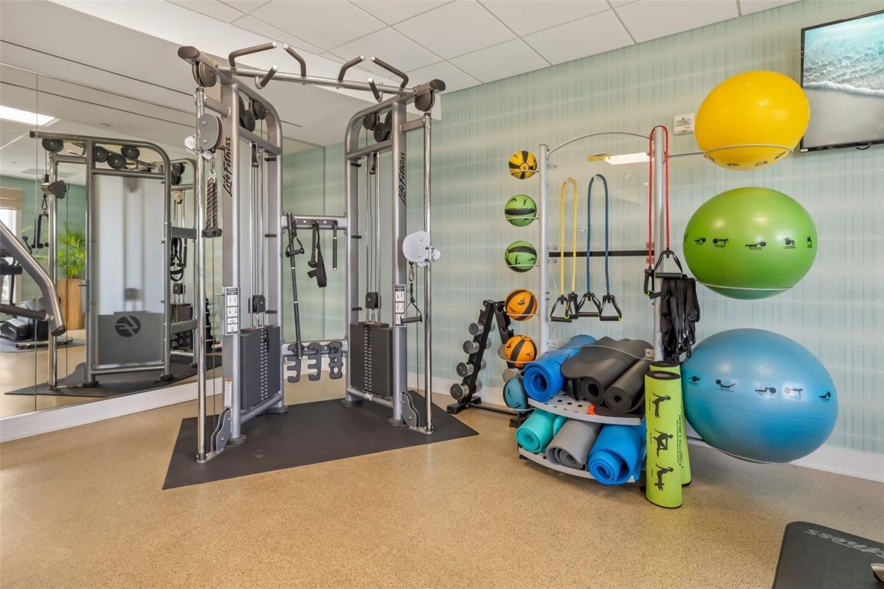 915 Seaside Drive, Unit 407, Sarasota, FL 34242 Photo