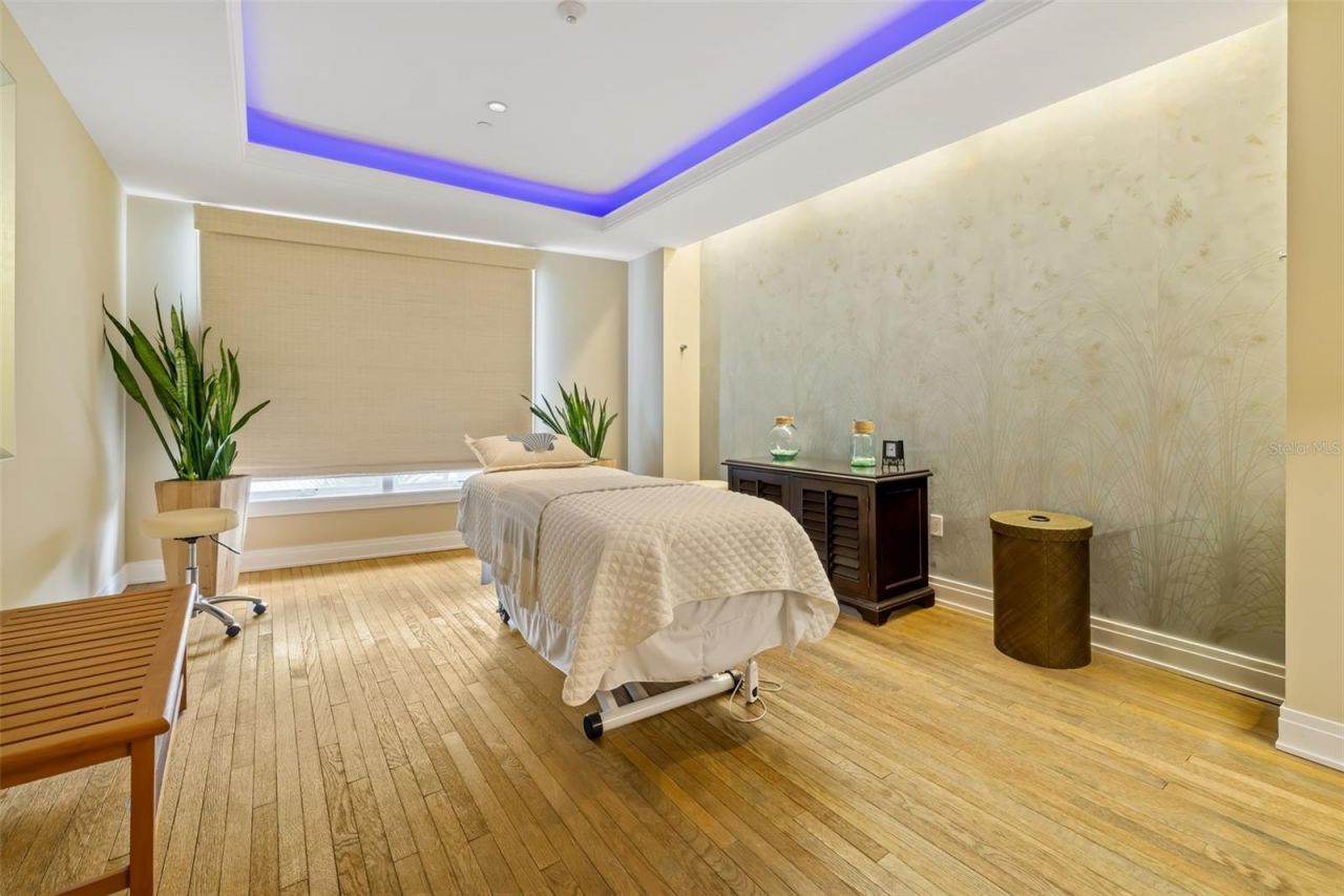 915 Seaside Drive, Unit 407, Sarasota, FL 34242 Photo