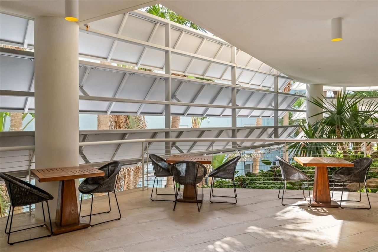 915 Seaside Drive, Unit 407, Sarasota, FL 34242 Photo