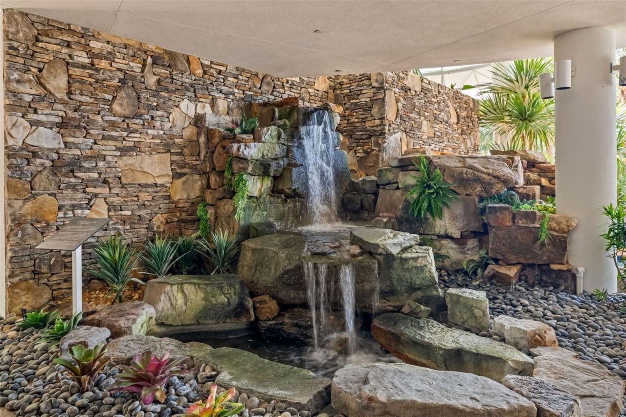 915 Seaside Drive, Unit 407, Sarasota, FL 34242 Photo