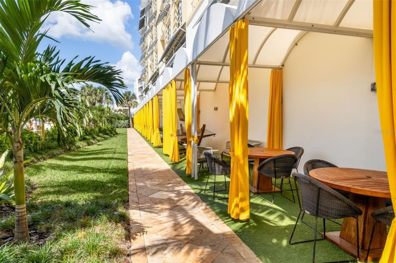 915 Seaside Drive, Unit 407, Sarasota, FL 34242 Photo