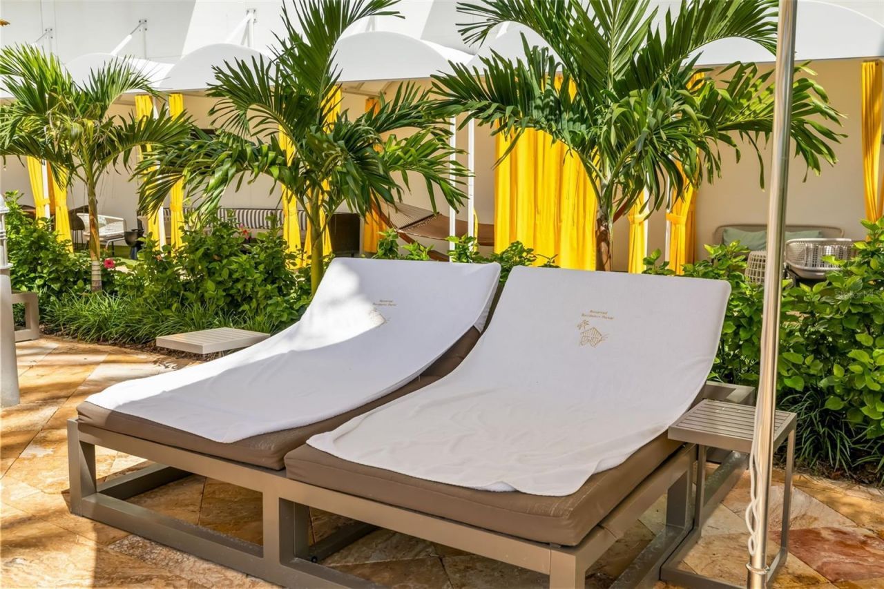 915 Seaside Drive, Unit 407, Sarasota, FL 34242 Photo