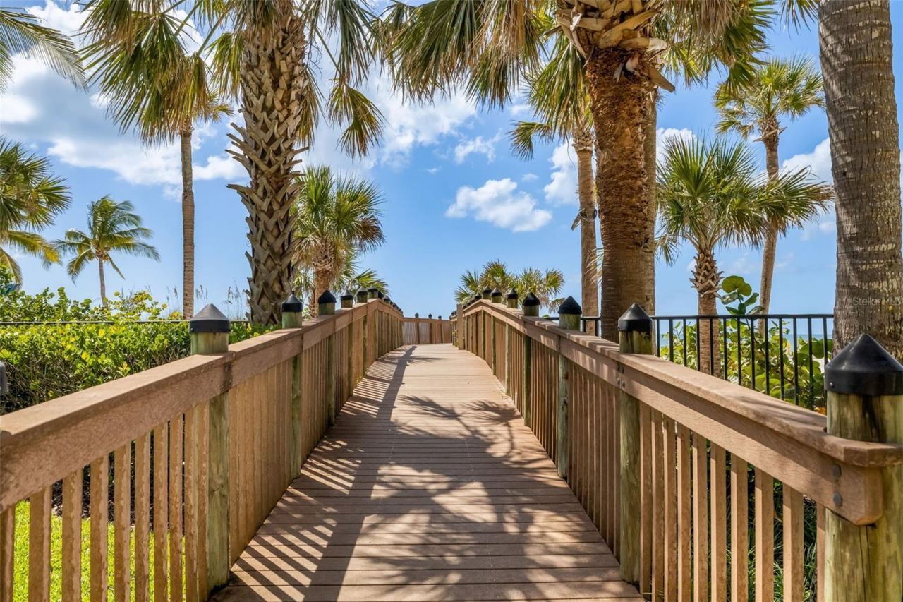 915 Seaside Drive, Unit 407, Sarasota, FL 34242 Photo