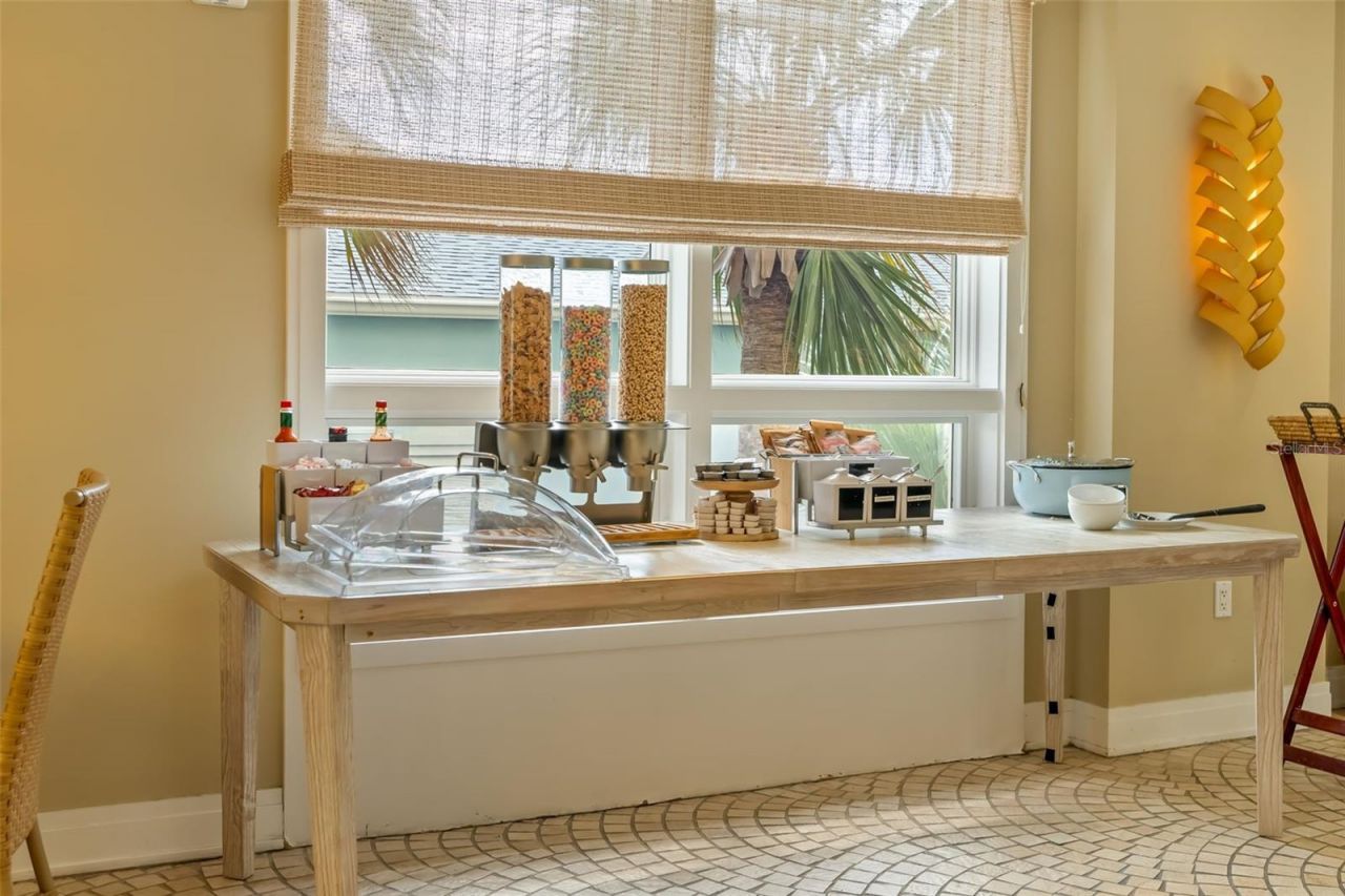 915 Seaside Drive, Unit 407, Sarasota, FL 34242 Photo