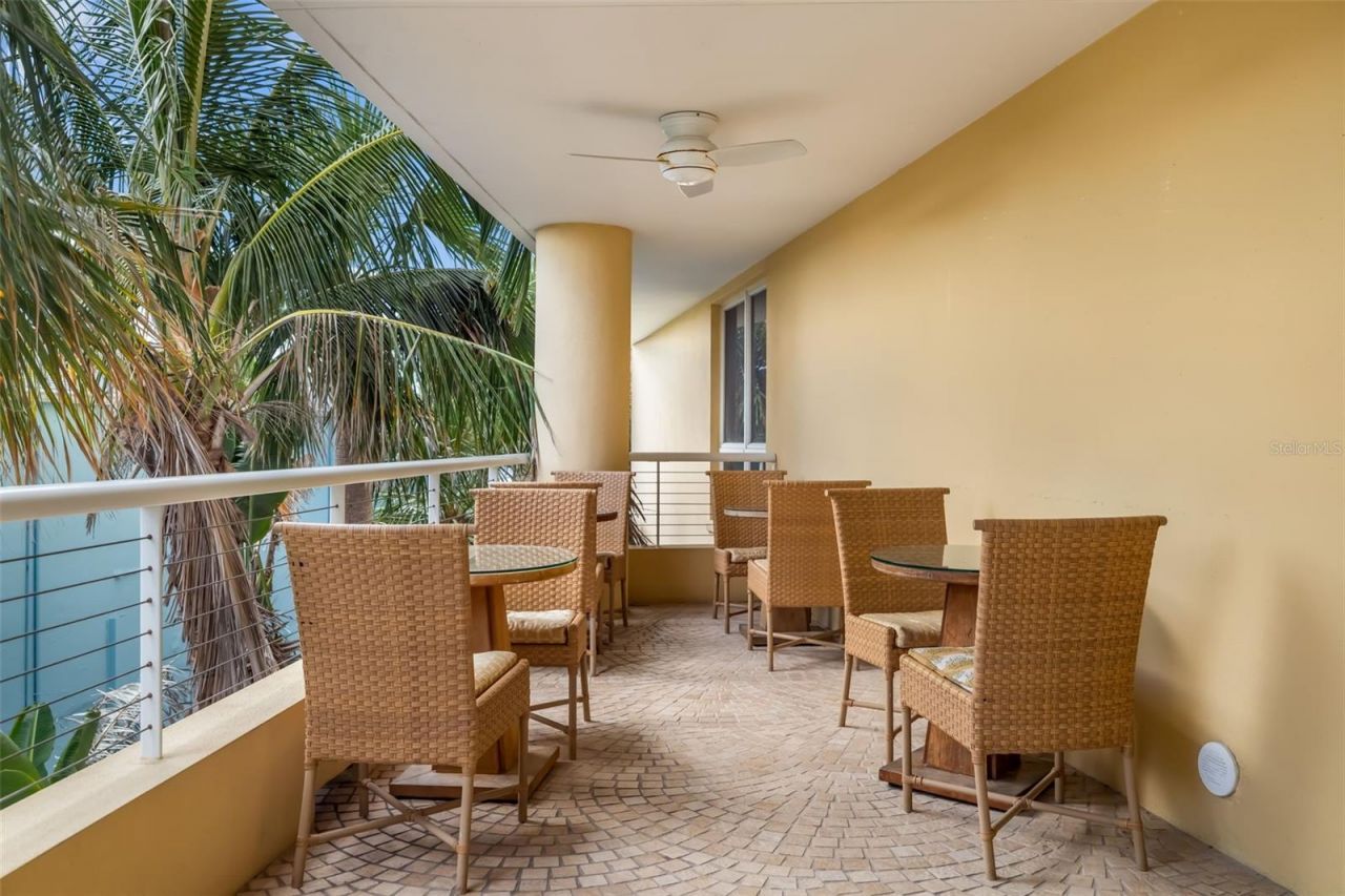 915 Seaside Drive, Unit 407, Sarasota, FL 34242 Photo
