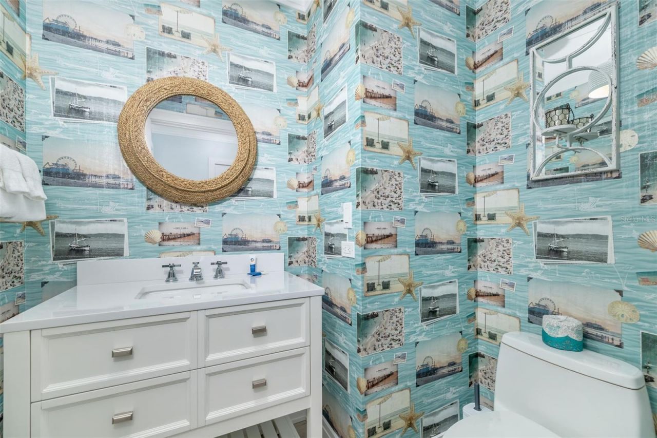 915 Seaside Drive, Unit 407, Sarasota, FL 34242 Photo