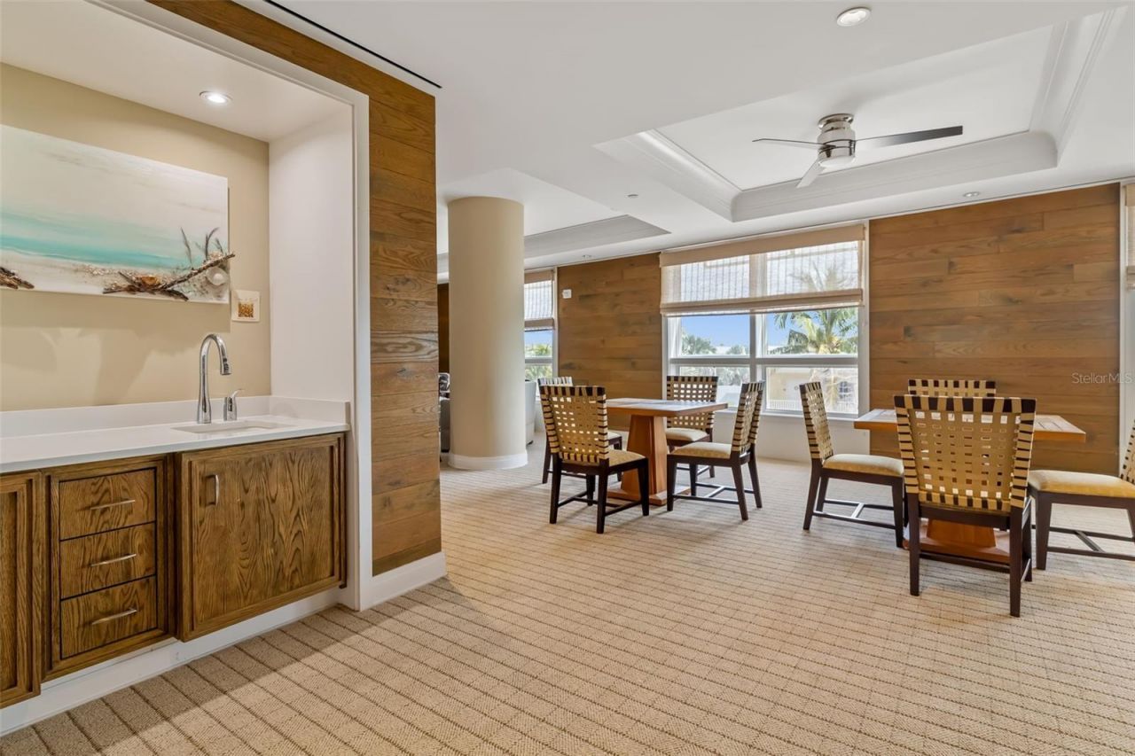 915 Seaside Drive, Unit 407, Sarasota, FL 34242 Photo