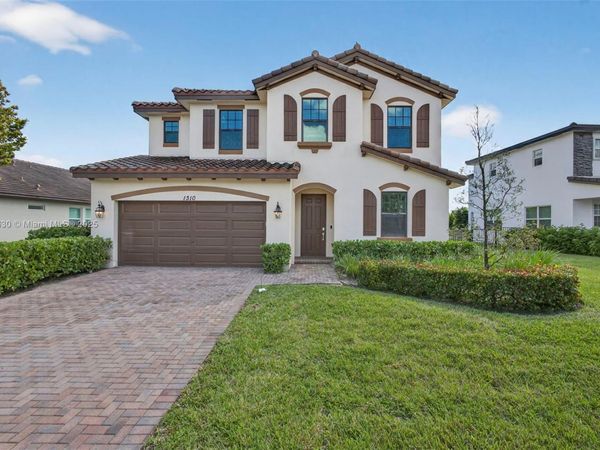1310 Whitcombe Dr, Royal Palm Beach, FL 33411