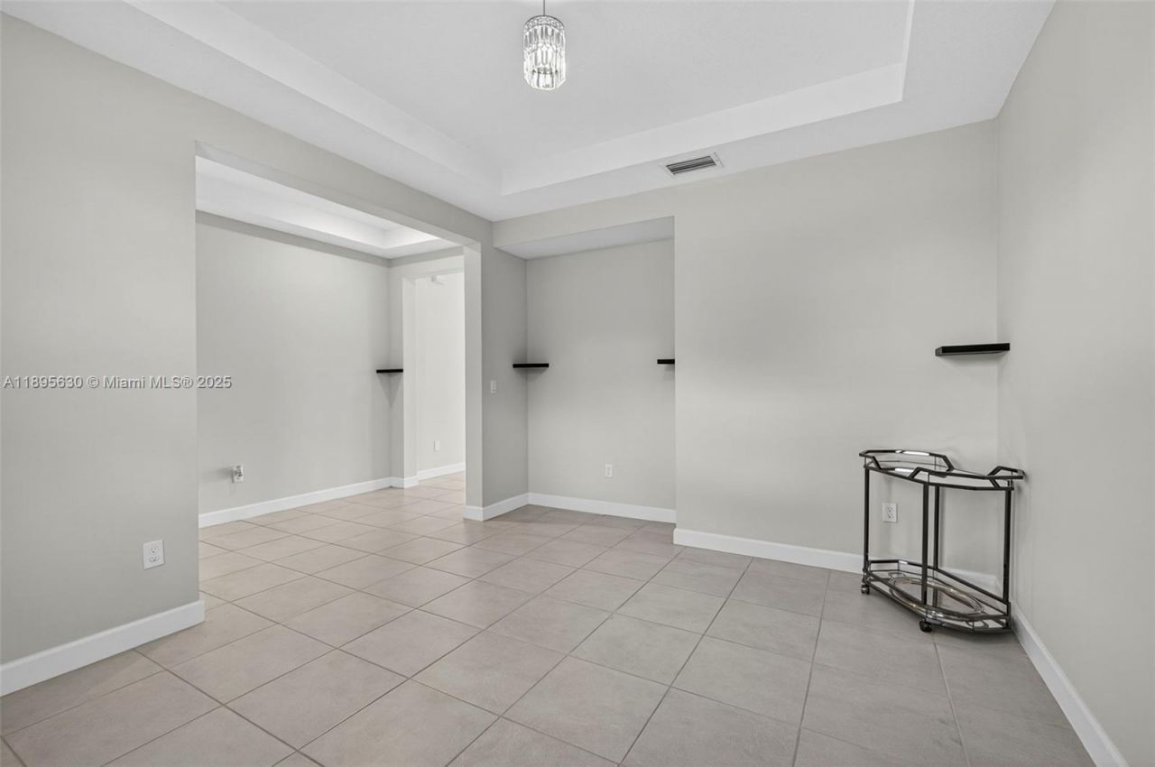 1310 Whitcombe Dr, Royal Palm Beach, FL 33411 Photo