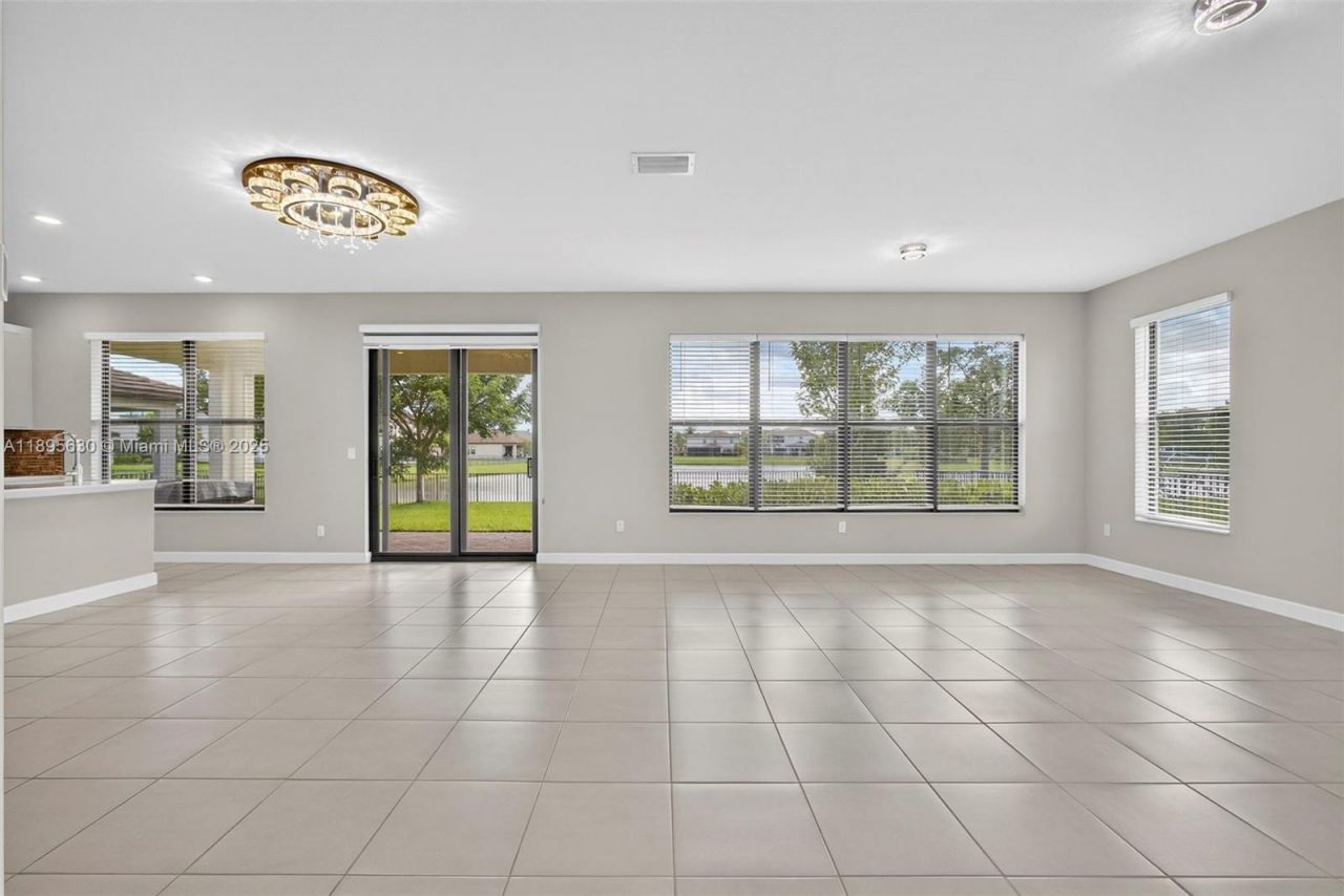 1310 Whitcombe Dr, Royal Palm Beach, FL 33411 Photo