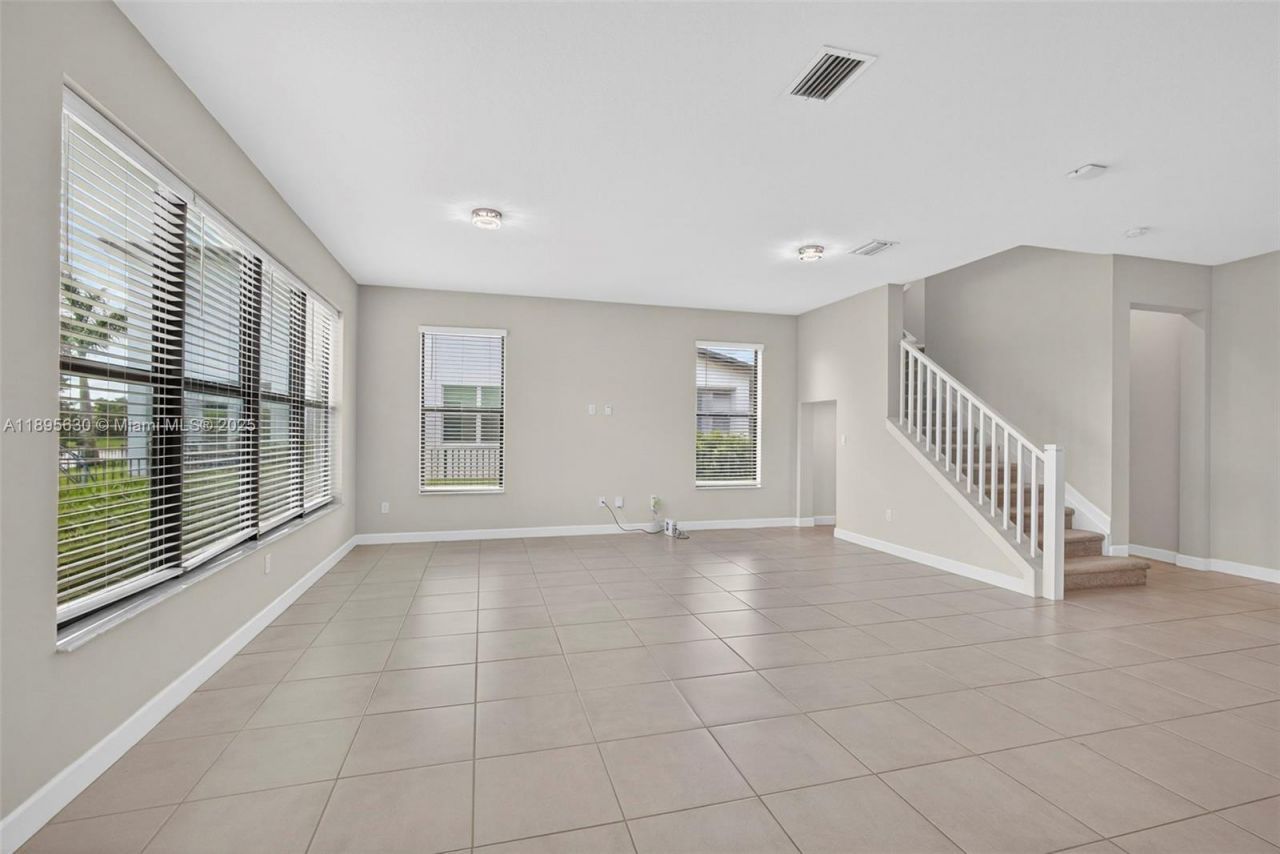 1310 Whitcombe Dr, Royal Palm Beach, FL 33411 Photo