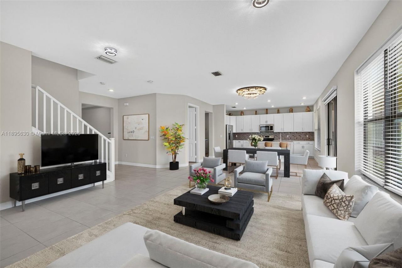 1310 Whitcombe Dr, Royal Palm Beach, FL 33411 Photo