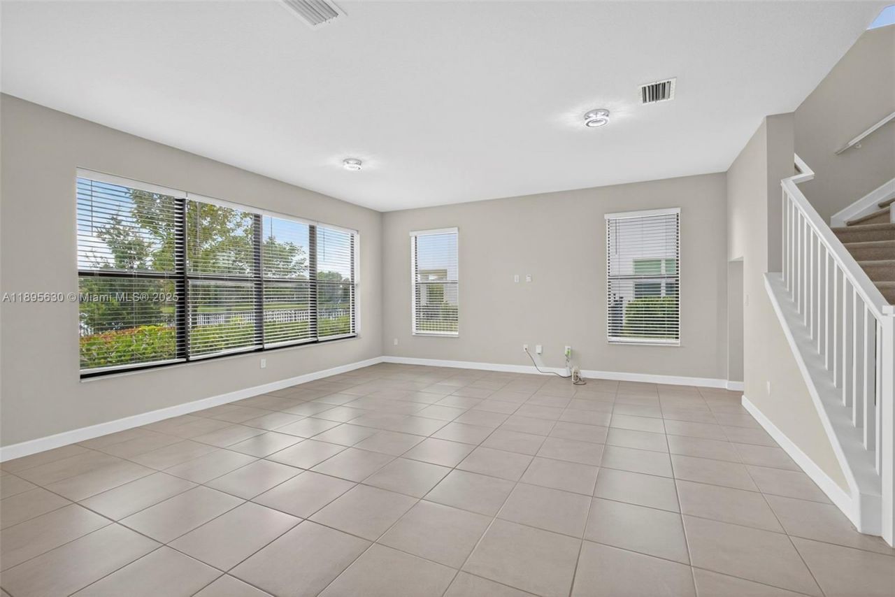 1310 Whitcombe Dr, Royal Palm Beach, FL 33411 Photo