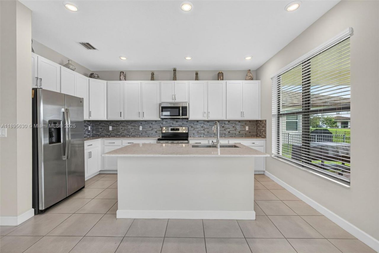 1310 Whitcombe Dr, Royal Palm Beach, FL 33411 Photo