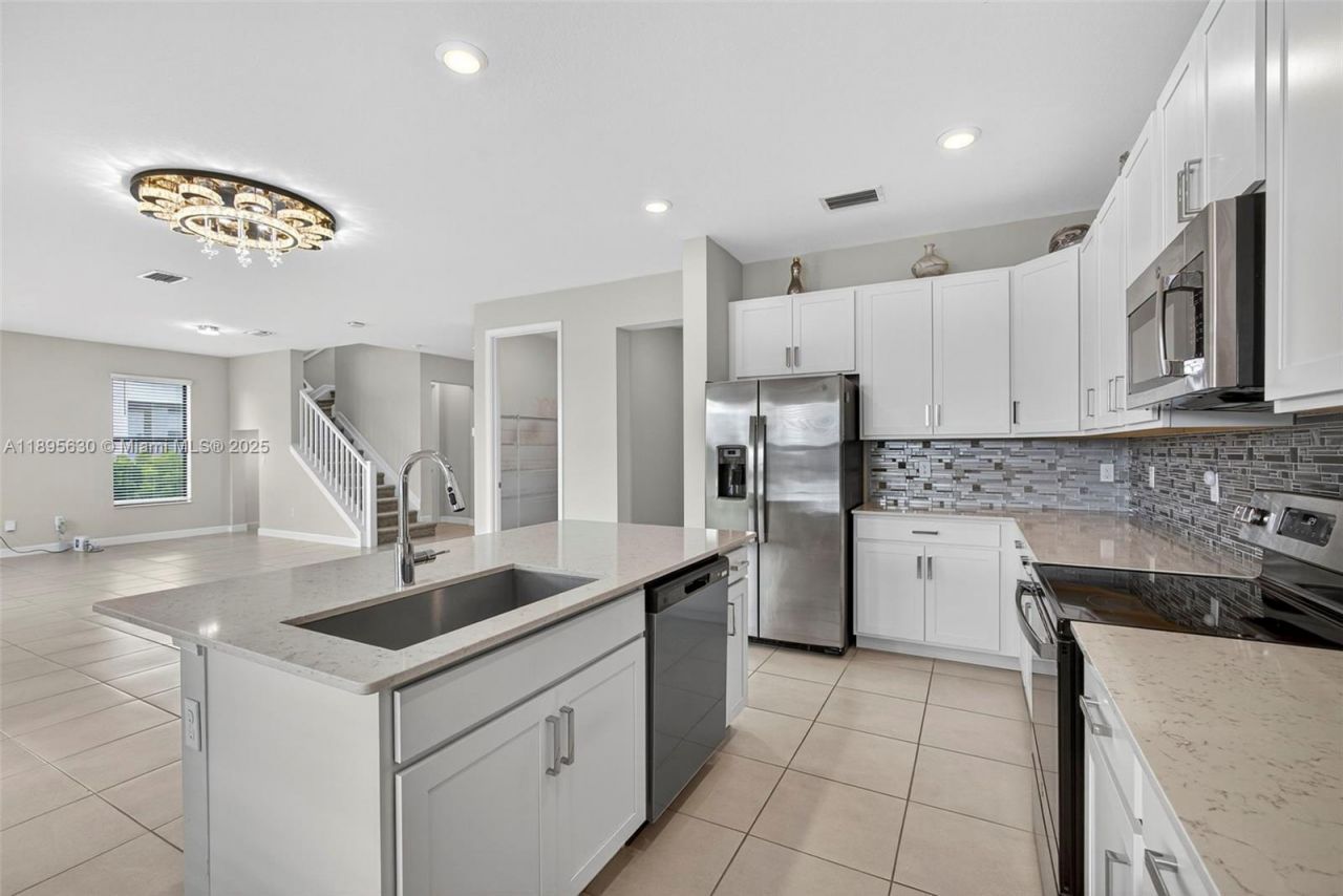 1310 Whitcombe Dr, Royal Palm Beach, FL 33411 Photo