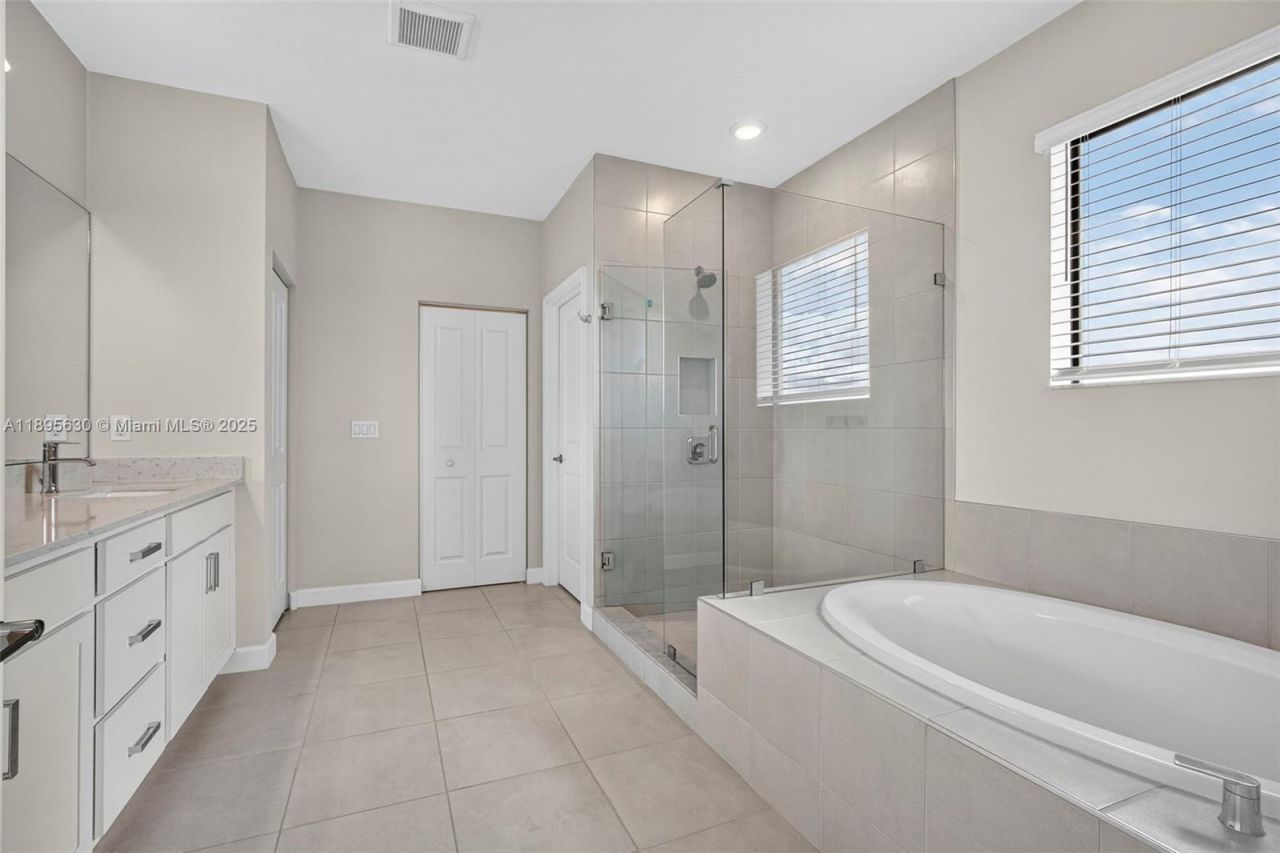 1310 Whitcombe Dr, Royal Palm Beach, FL 33411 Photo