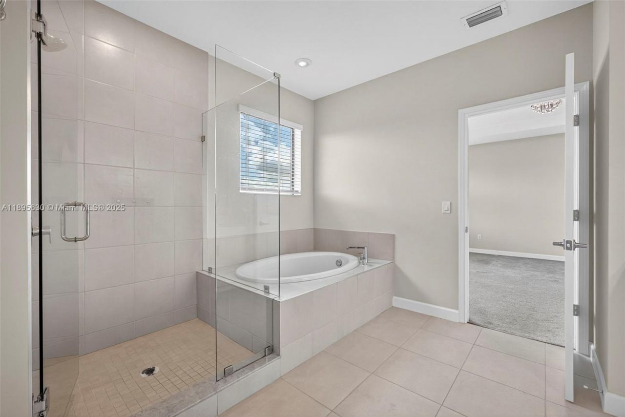 1310 Whitcombe Dr, Royal Palm Beach, FL 33411 Photo