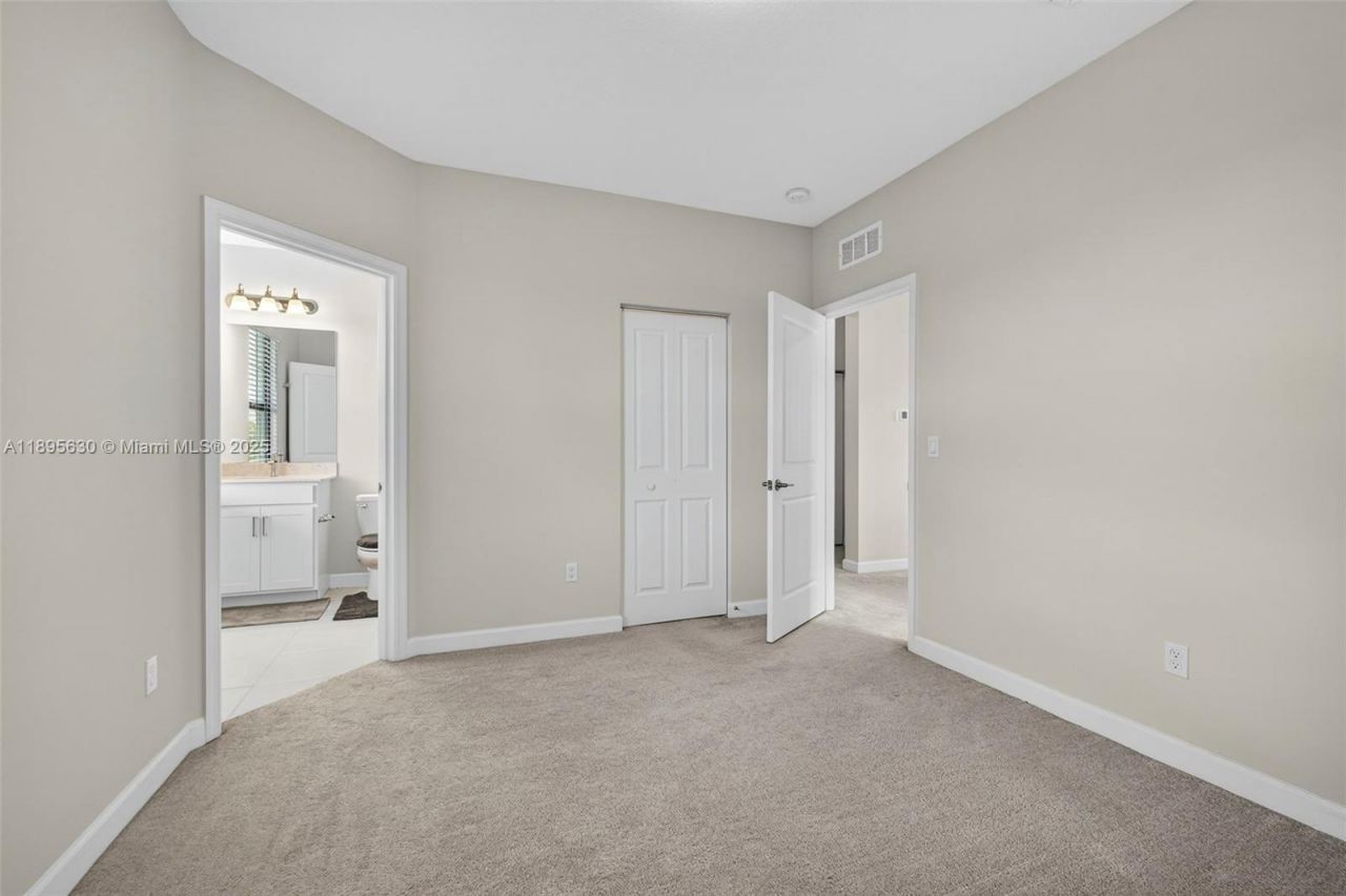 1310 Whitcombe Dr, Royal Palm Beach, FL 33411 Photo