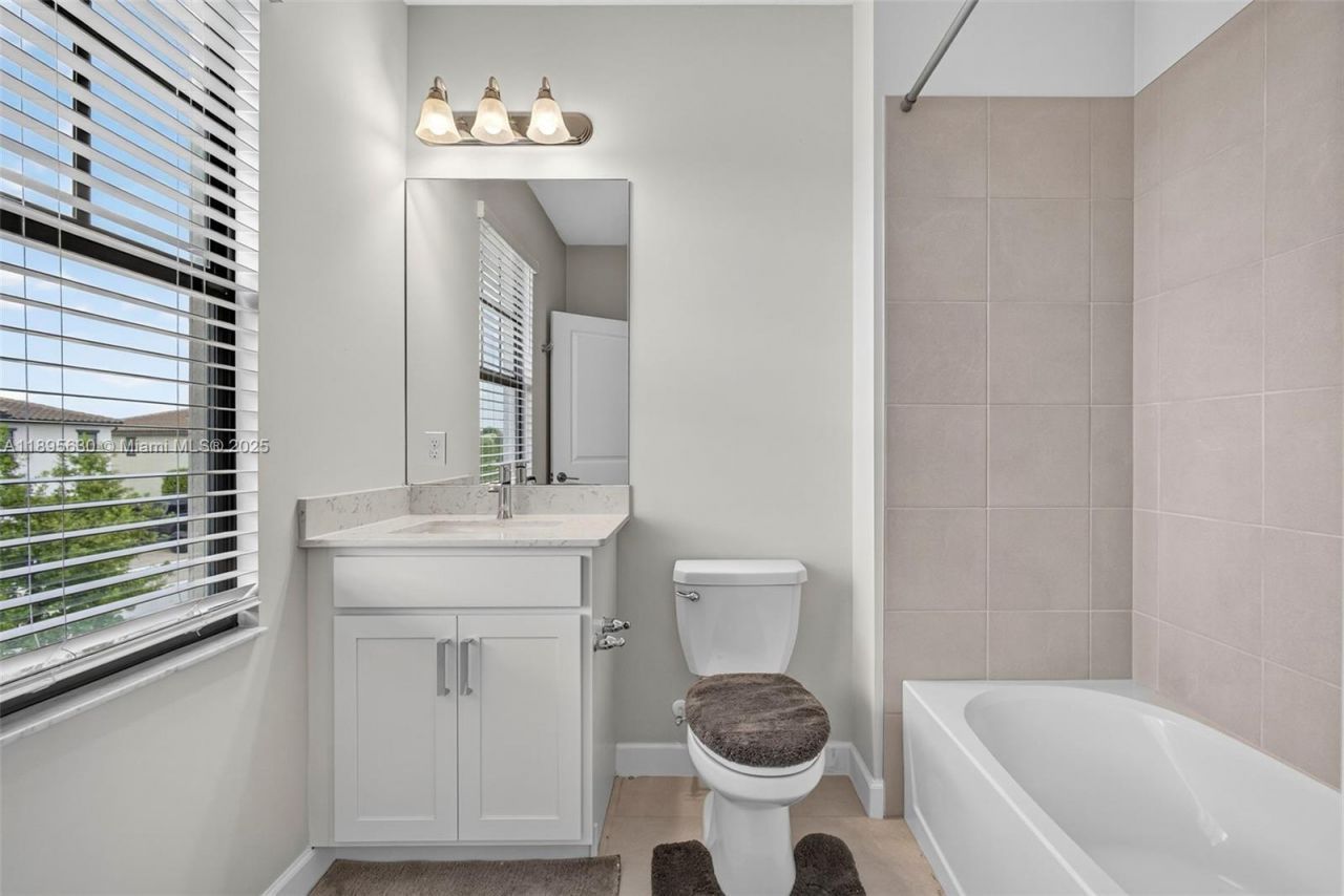 1310 Whitcombe Dr, Royal Palm Beach, FL 33411 Photo