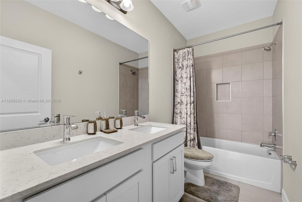 1310 Whitcombe Dr, Royal Palm Beach, FL 33411 Photo