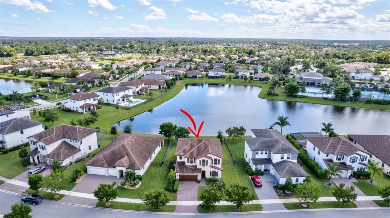 1310 Whitcombe Dr, Royal Palm Beach, FL 33411 Photo