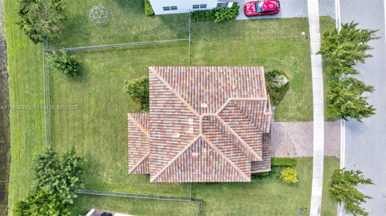 1310 Whitcombe Dr, Royal Palm Beach, FL 33411 Photo