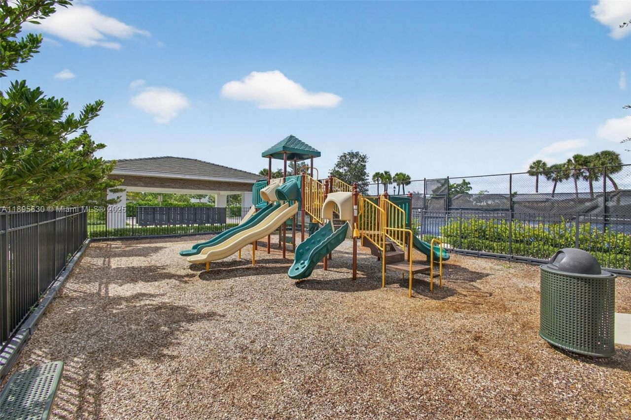 1310 Whitcombe Dr, Royal Palm Beach, FL 33411 Photo