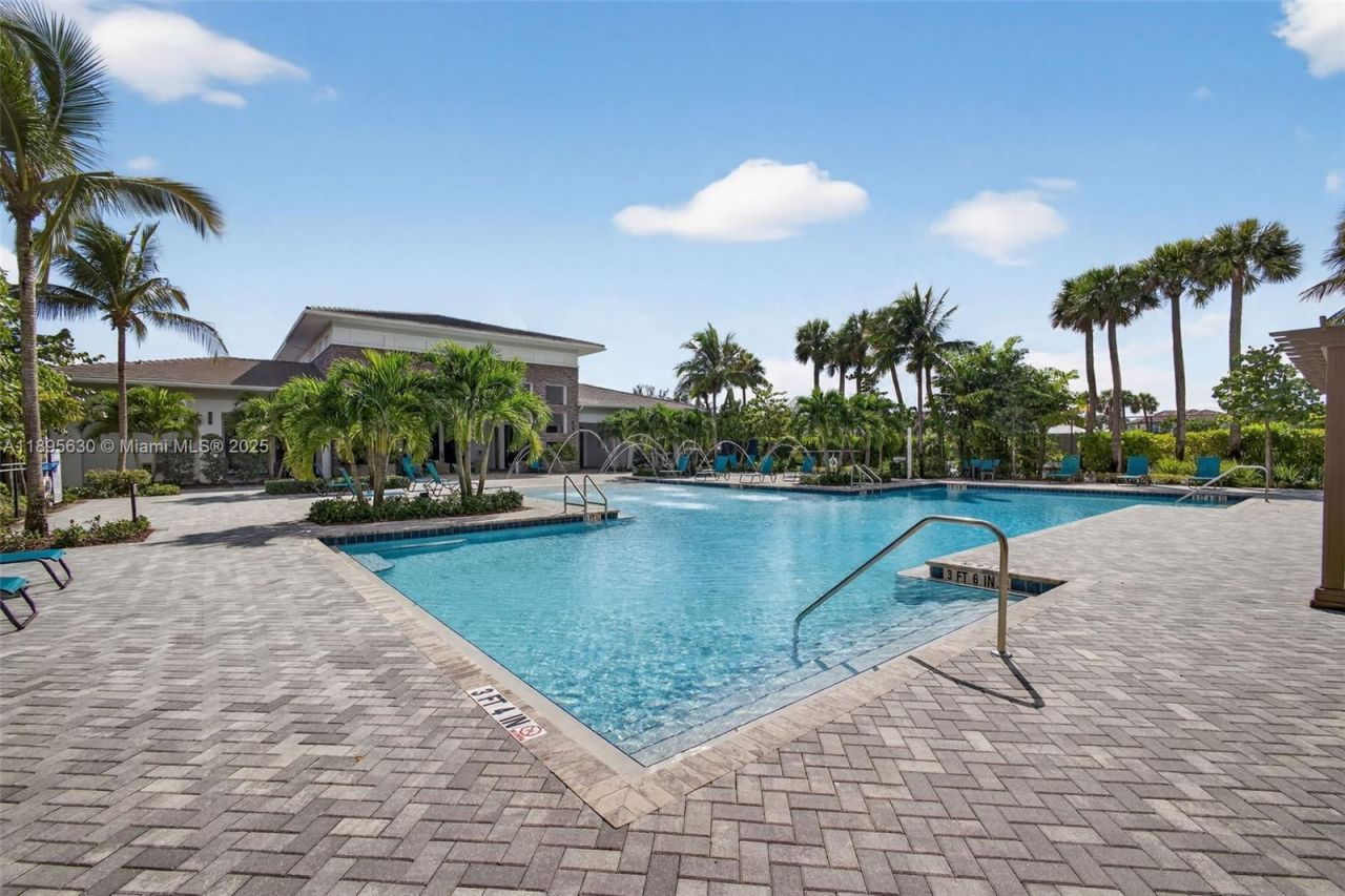 1310 Whitcombe Dr, Royal Palm Beach, FL 33411 Photo