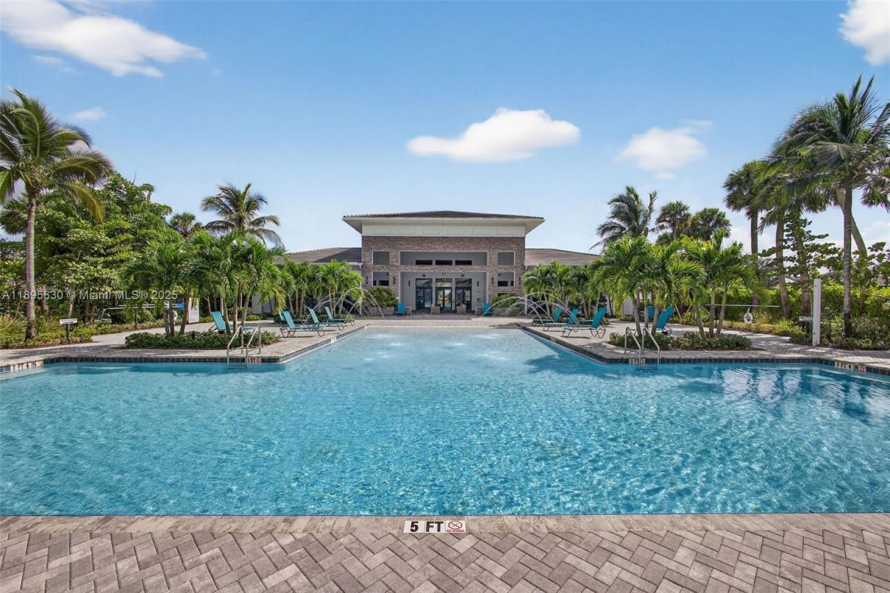 1310 Whitcombe Dr, Royal Palm Beach, FL 33411 Photo