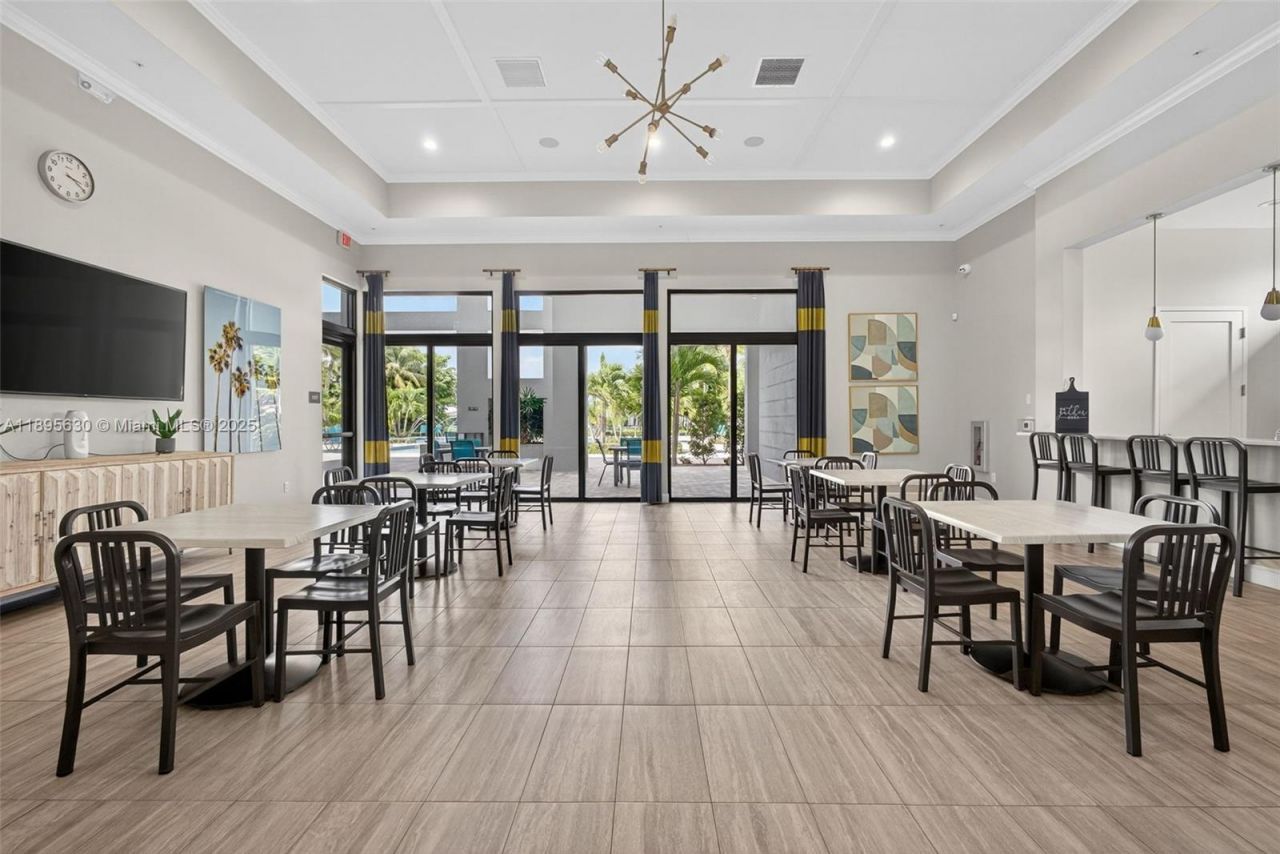 1310 Whitcombe Dr, Royal Palm Beach, FL 33411 Photo