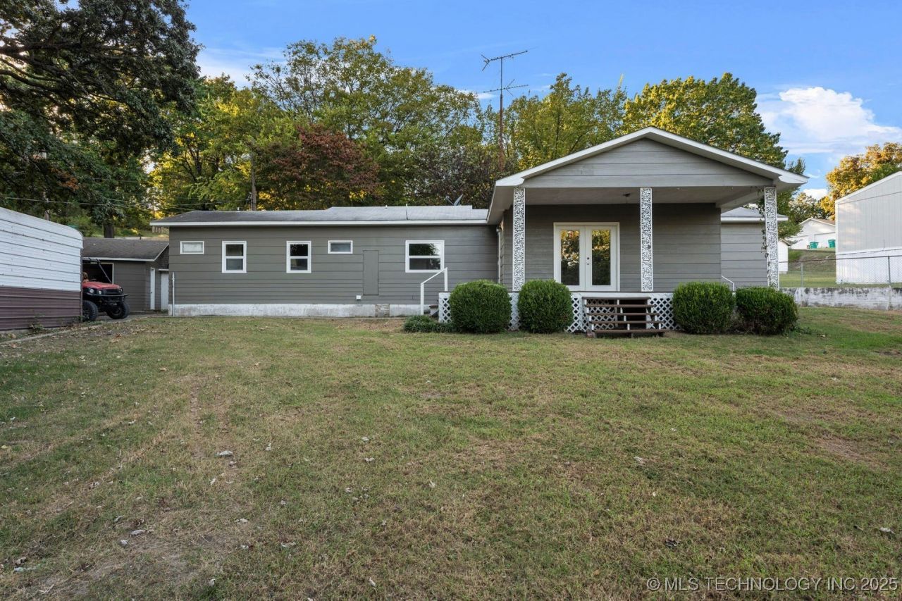 705 Chickasaw Street, Bernice, OK 74331 Main Photo