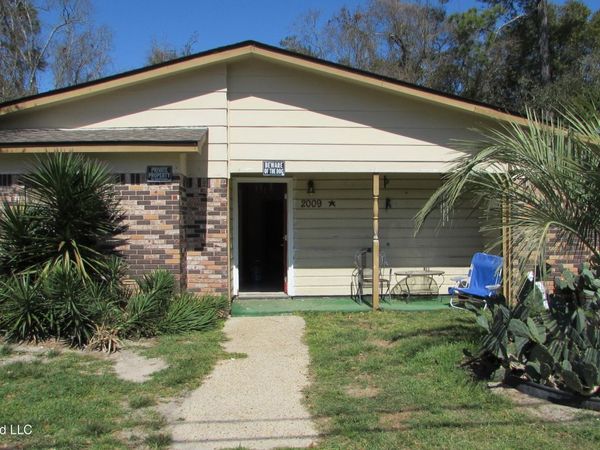 2009 North Street, Gulfport, MS 39507
