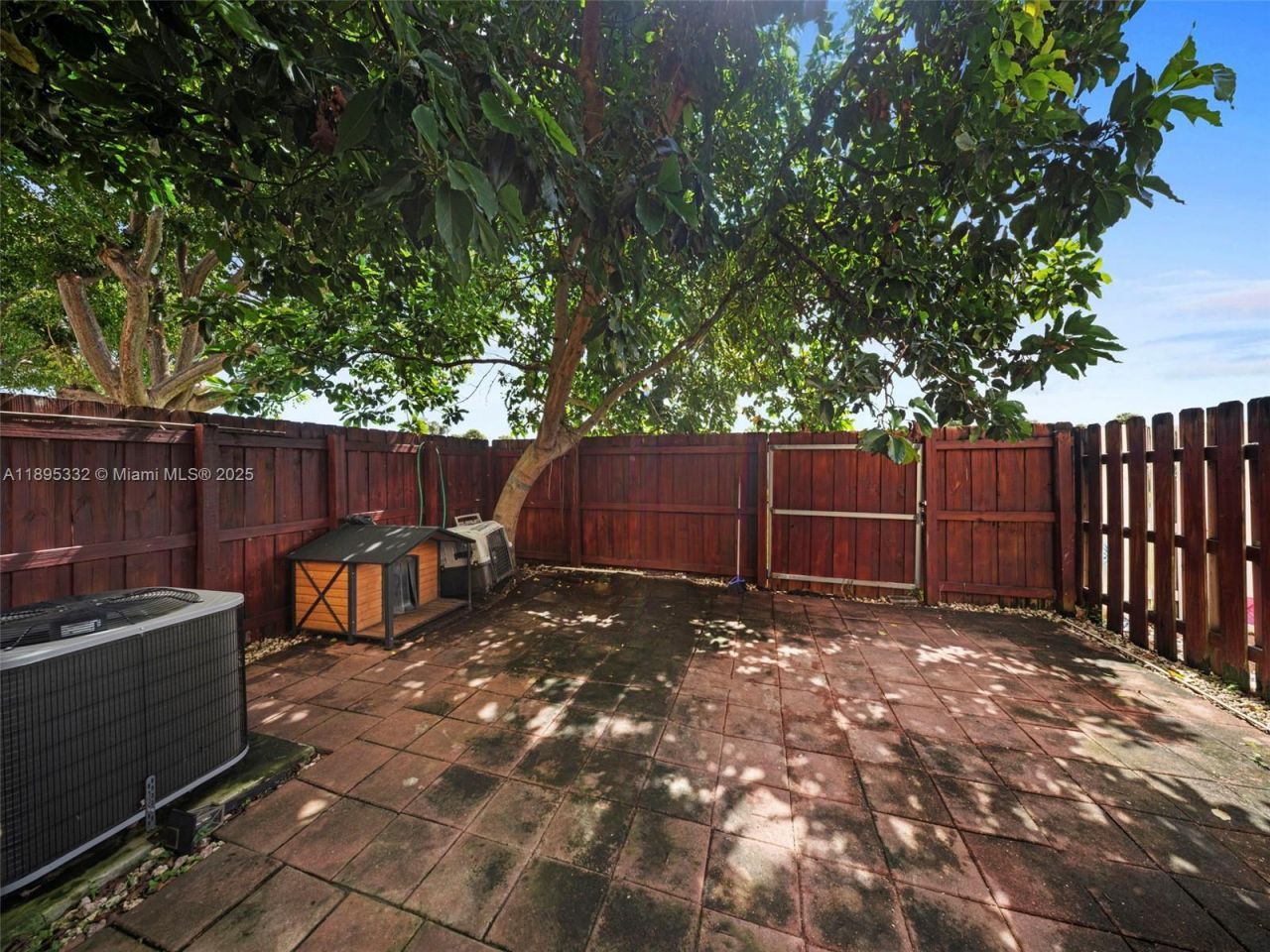 2104 NE 3rd Ct, Homestead, FL 33033 Photo