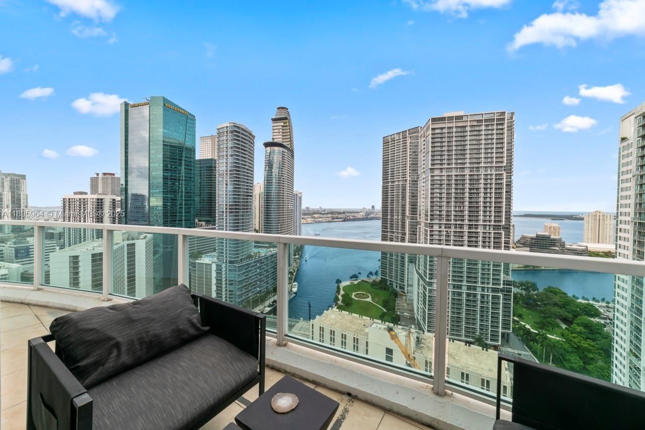 41 SE 5th St, Unit 1901, Miami, FL 33131 Photo