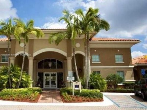 230 SW 117th Ter, Unit 11208, Pembroke Pines, FL 33025