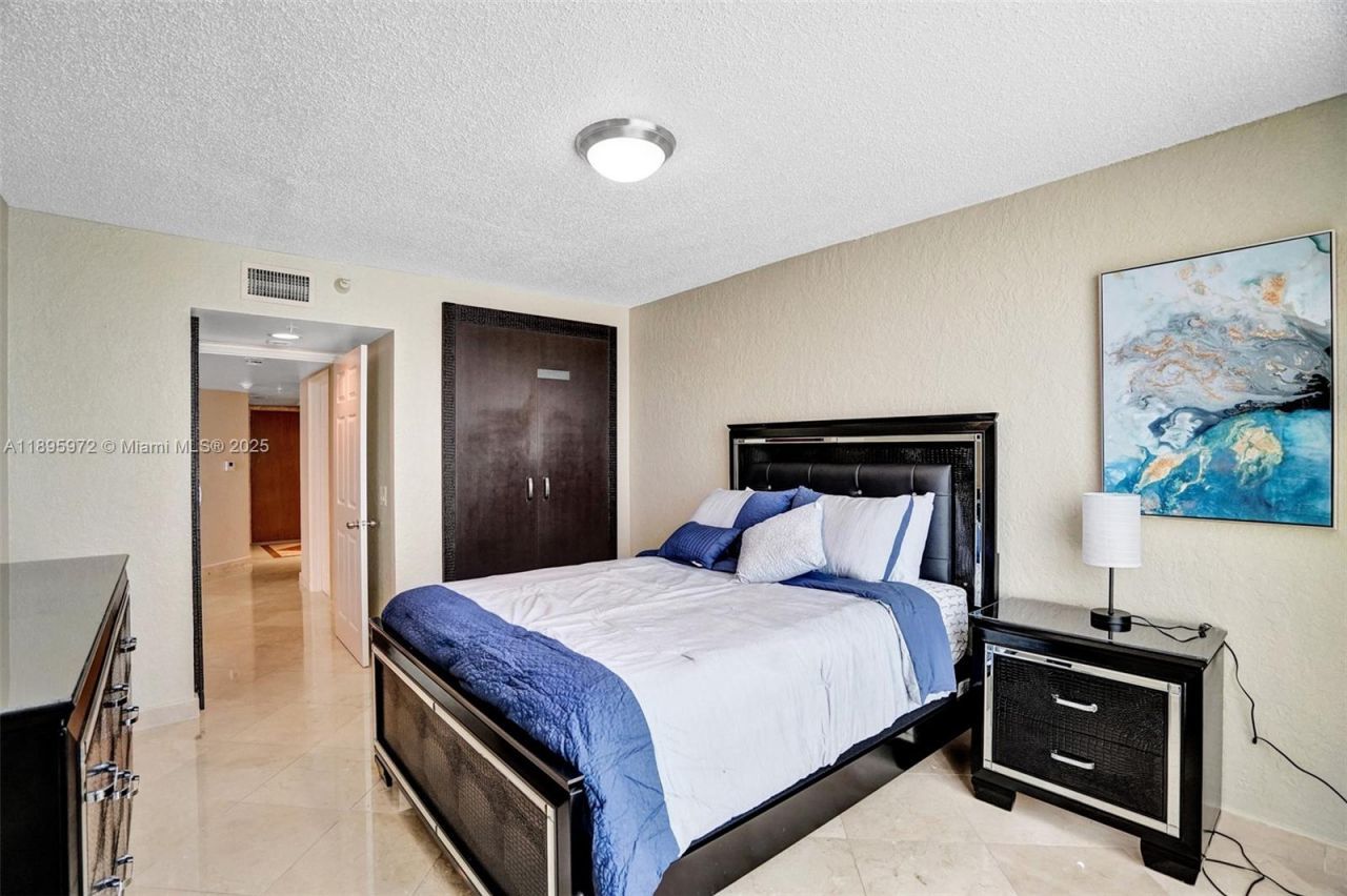 16711 Collins Ave, Unit 1208, Sunny Isles Beach, FL 33160 Photo
