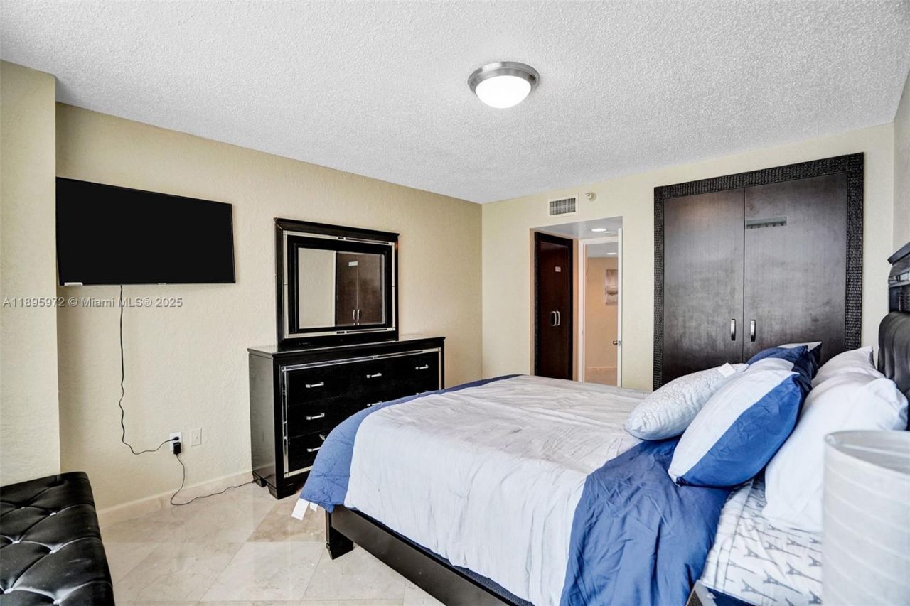 16711 Collins Ave, Unit 1208, Sunny Isles Beach, FL 33160 Photo