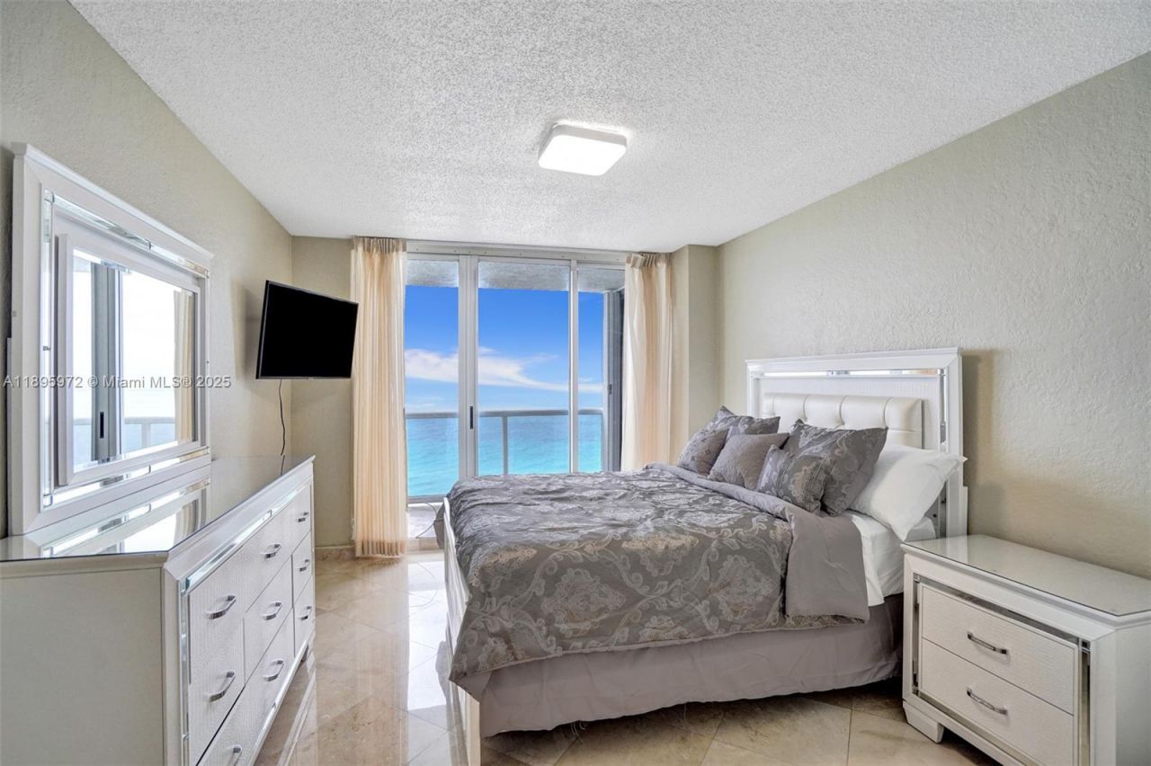 16711 Collins Ave, Unit 1208, Sunny Isles Beach, FL 33160 Photo