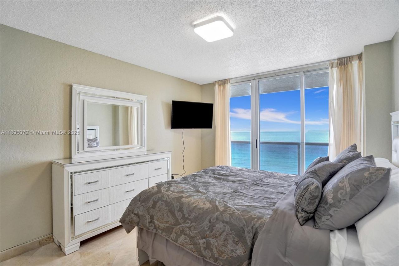 16711 Collins Ave, Unit 1208, Sunny Isles Beach, FL 33160 Photo