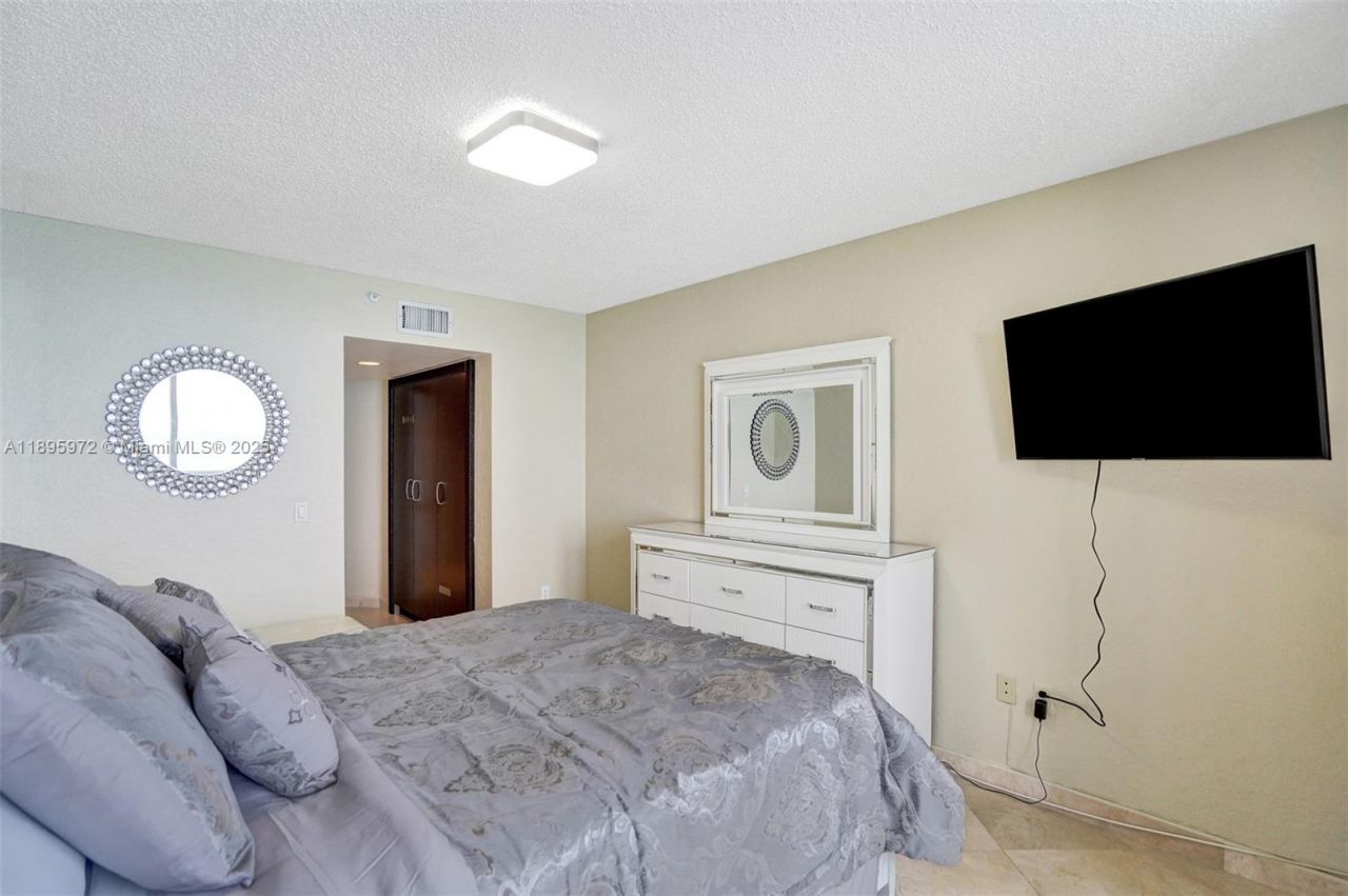 16711 Collins Ave, Unit 1208, Sunny Isles Beach, FL 33160 Photo