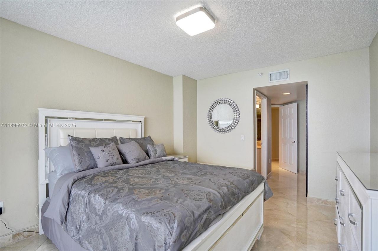 16711 Collins Ave, Unit 1208, Sunny Isles Beach, FL 33160 Photo