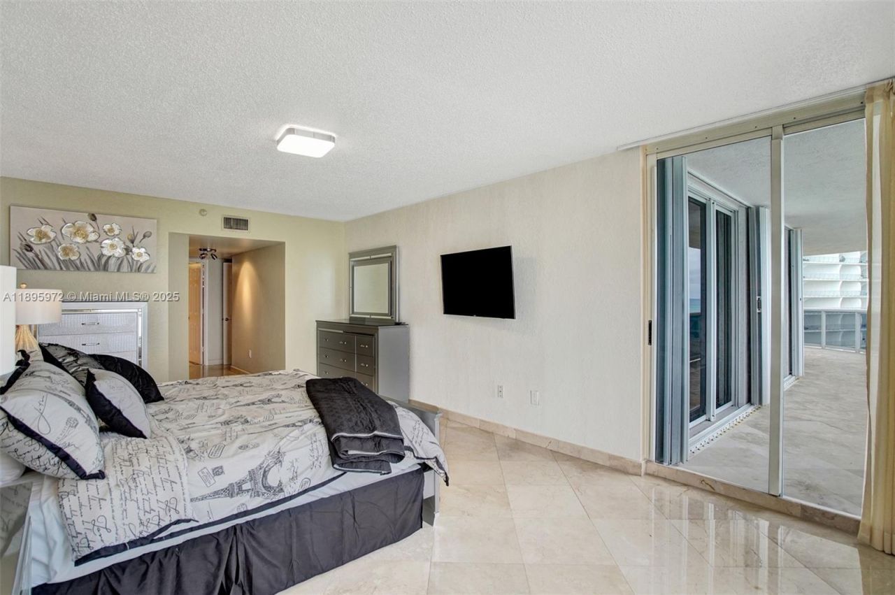 16711 Collins Ave, Unit 1208, Sunny Isles Beach, FL 33160 Photo