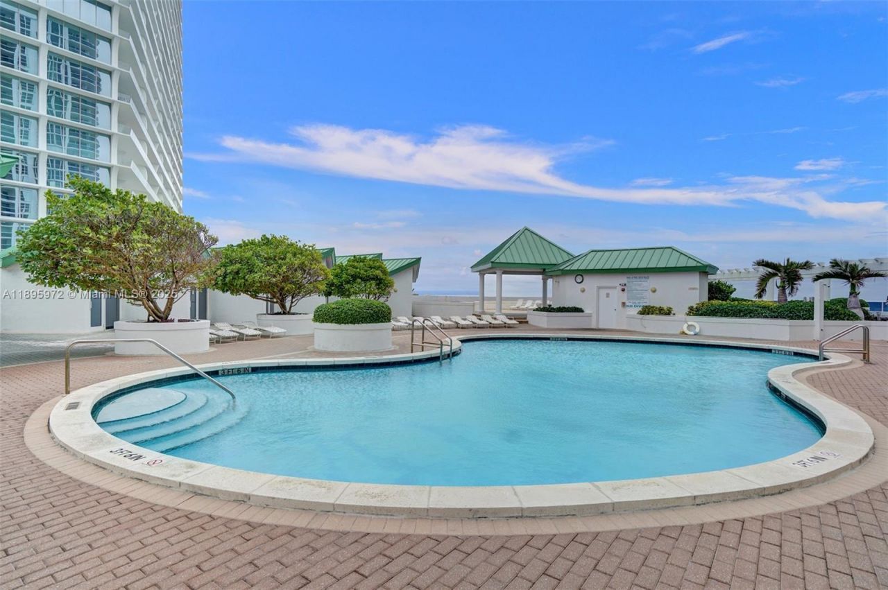 16711 Collins Ave, Unit 1208, Sunny Isles Beach, FL 33160 Photo