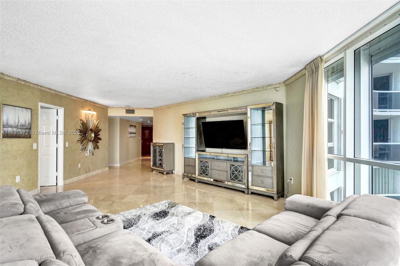 16711 Collins Ave, Unit 1208, Sunny Isles Beach, FL 33160 Photo