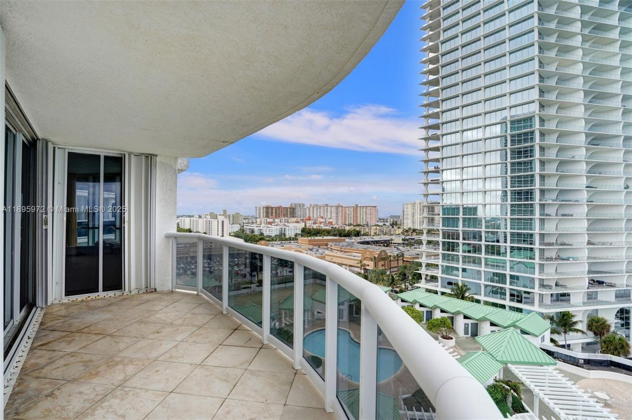 16711 Collins Ave, Unit 1208, Sunny Isles Beach, FL 33160 Photo